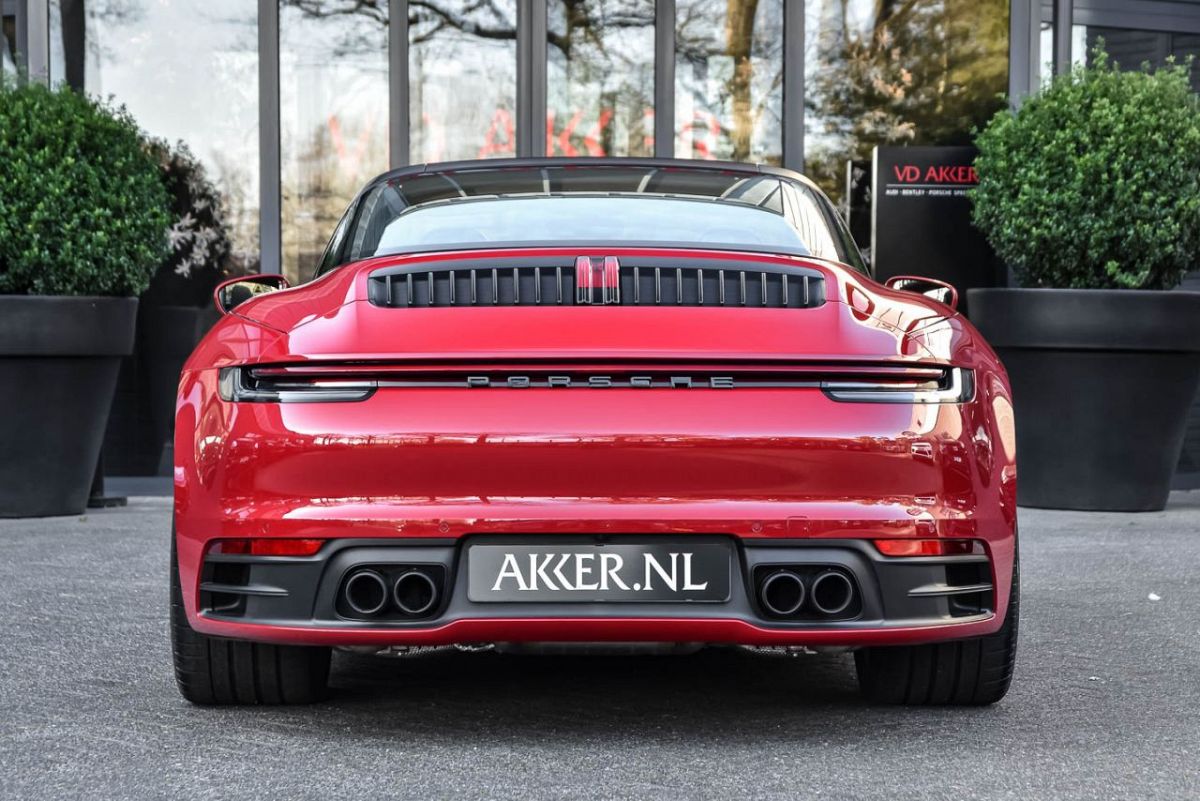 Porsche 992 targa