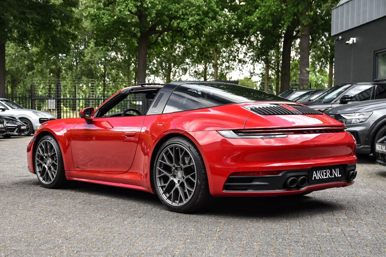Porsche 992 targa