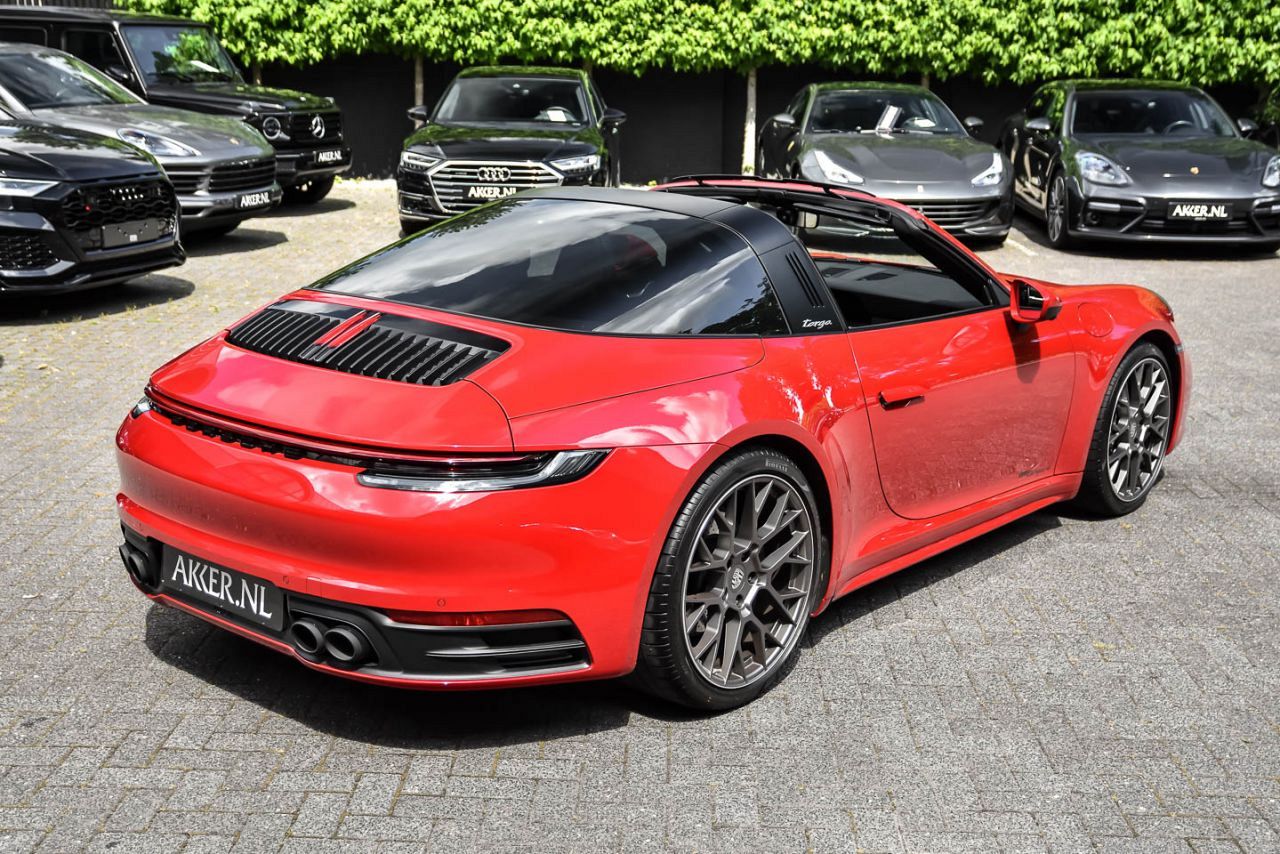 Porsche 992 targa